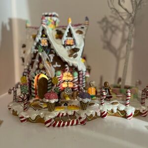 Costco Christmas Light Up GINGERBREAD HOUSE & TREE w/ Candy Ornaments ~Excellent